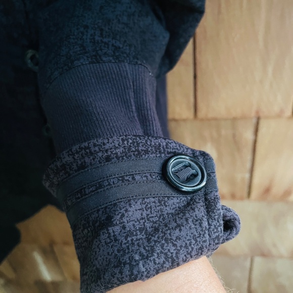 Lululemon Admiral Military Jersey Jacket Charcoal Black Zip Buttons Size 8 - Picture 3 of 9